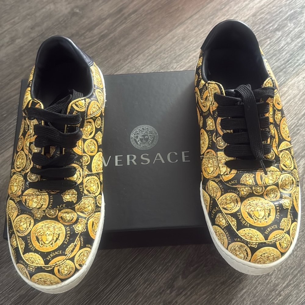 Versace Ilus Medusa Amplified Print Sneaker 37 7 Limited Edition